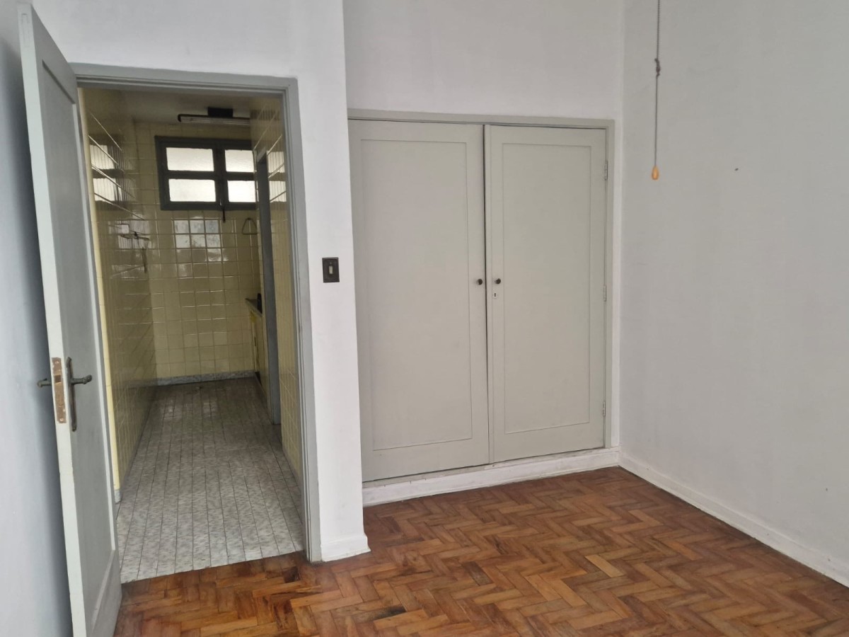 Apartamento à Venda, 1 Dormitório, Rua Saldanha da Gama, na Quadra da Praia dos Milionários, Itararé, São Vivente, SP