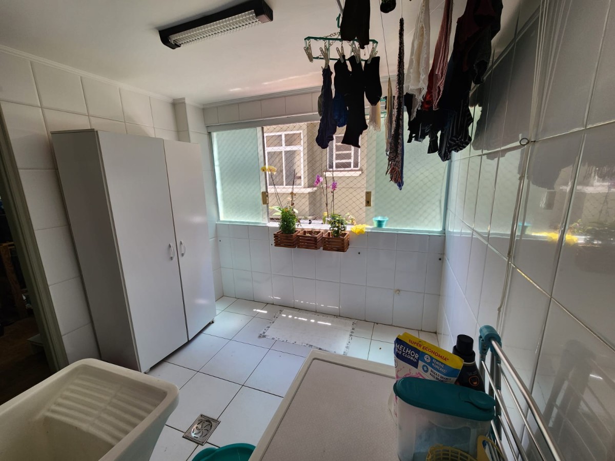 Apartamento à venda de 3 dormitórios com garagem bairro Boqueirão em Santos SP