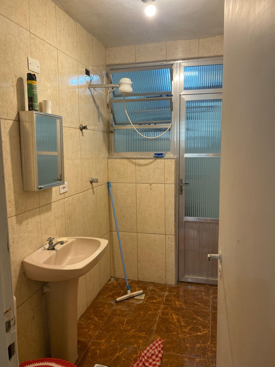 Apartamento Para Alugar com 1 Dormitório, Garagem,  a Meia Quadra da Praia do Gonzaguinha- São Vicente/SP