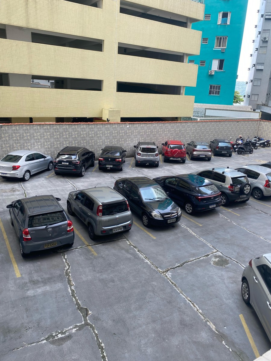 Apartamento Para Alugar com 1 Dormitório, Garagem,  a Meia Quadra da Praia do Gonzaguinha- São Vicente/SP