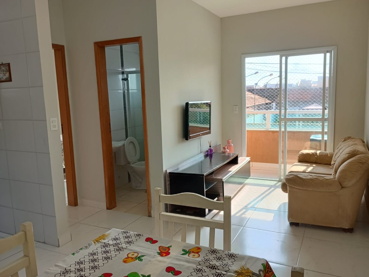 Casa à venda 1 dormitório com garagem em Praia Grande SP
