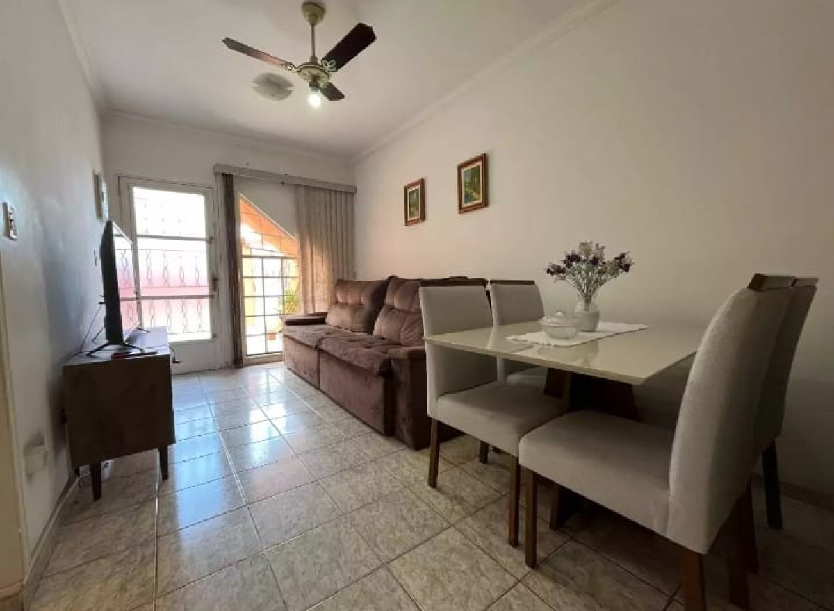 Casa sobreposta baixa à venda de 2 dormitórios com garagem em São Vicente SP