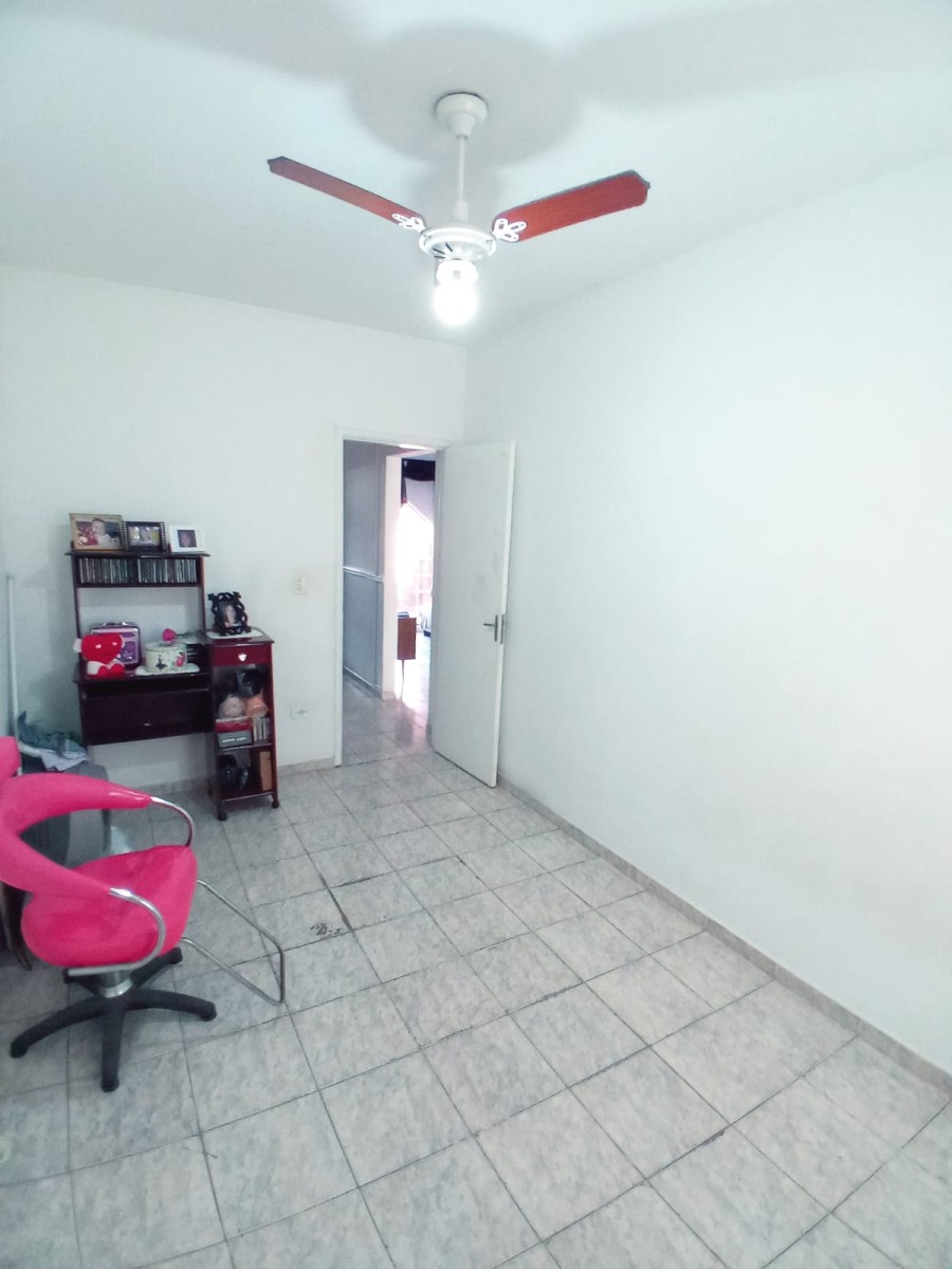 Casa sobreposta baixa à venda de 2 dormitórios com garagem em São Vicente SP