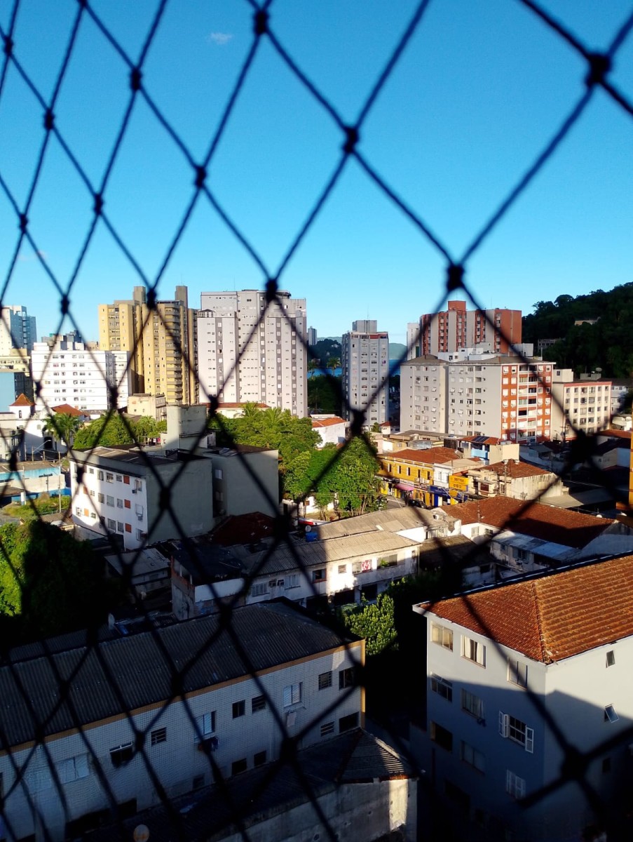 Apartamento à venda de 1 dormitório com garagem em São Vicente SP