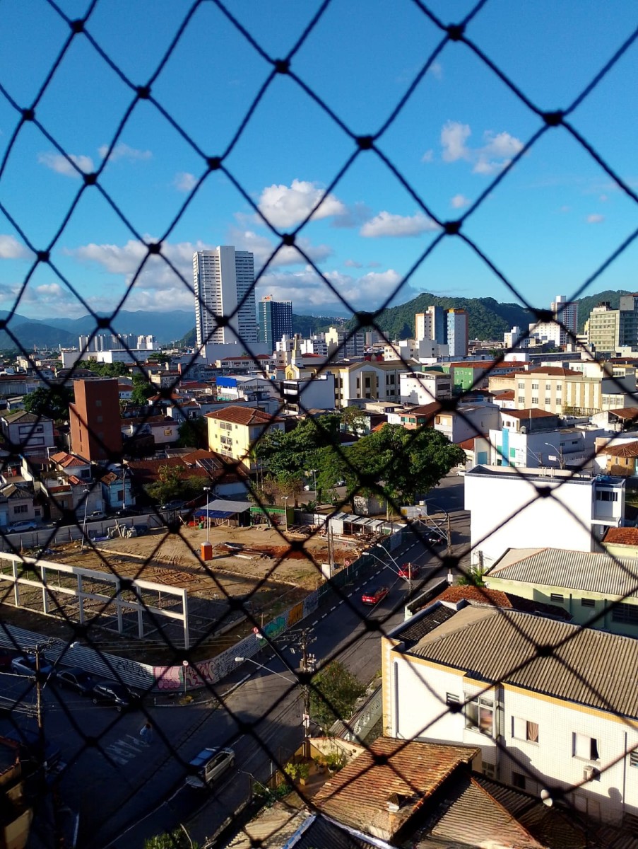 Apartamento à venda de 1 dormitório com garagem em São Vicente SP