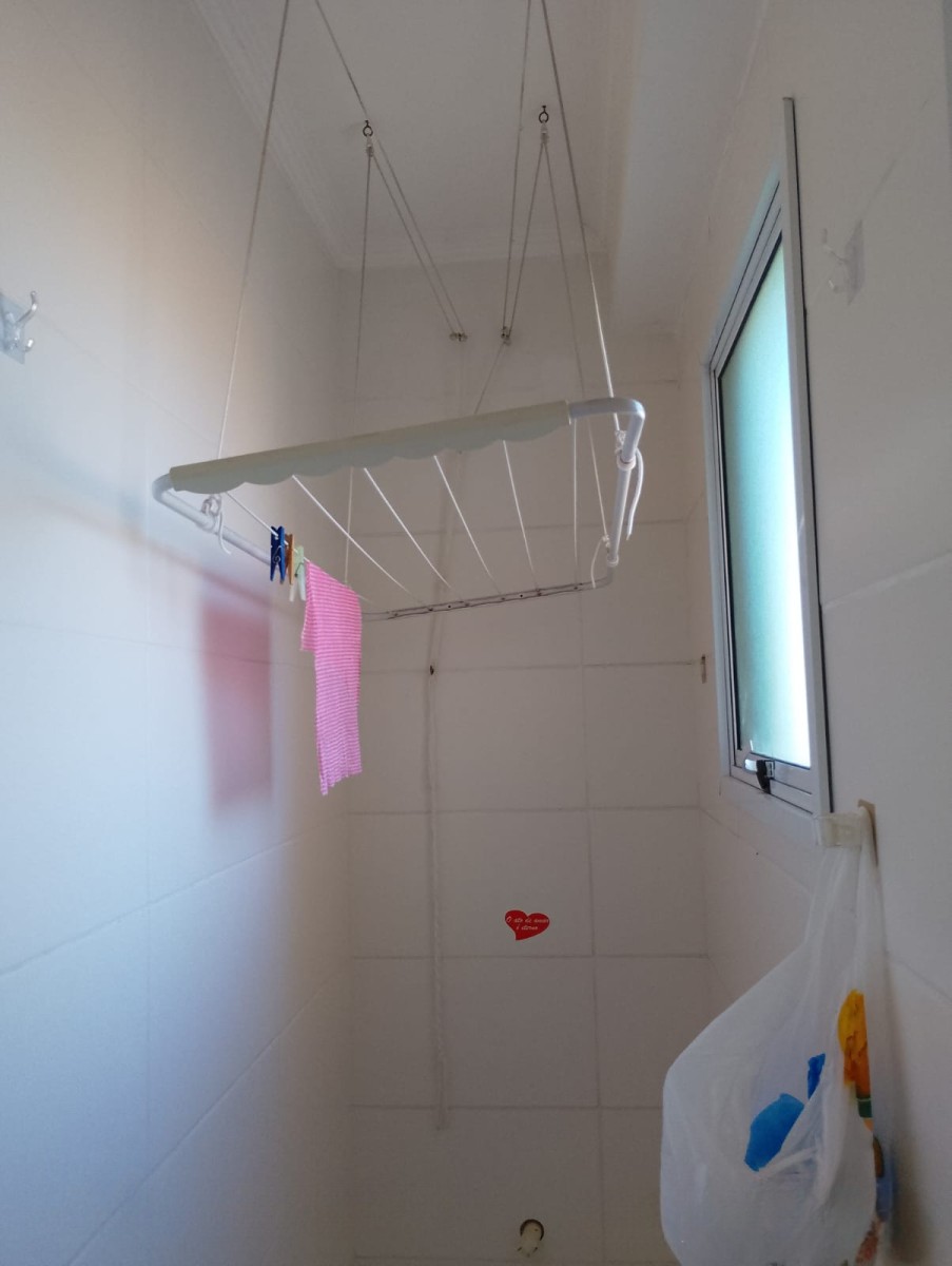 Apartamento à venda de 1 dormitório com garagem em São Vicente SP