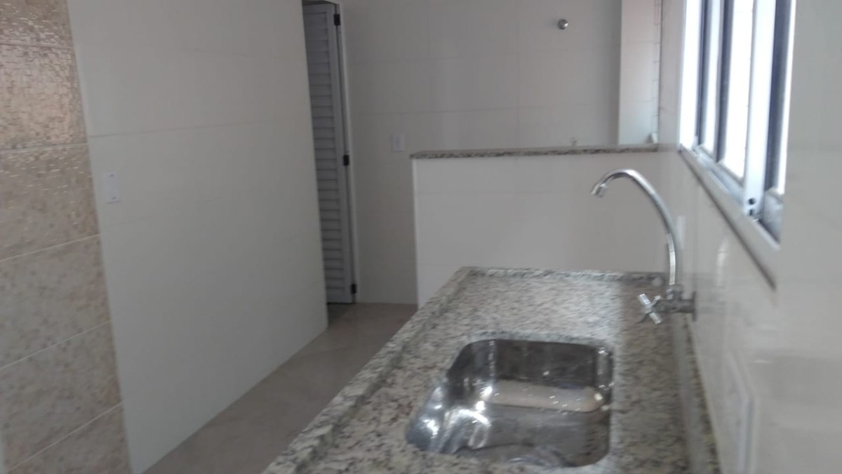Casa sobrado 3 dormitórios à venda com garagem em São Vicente SP