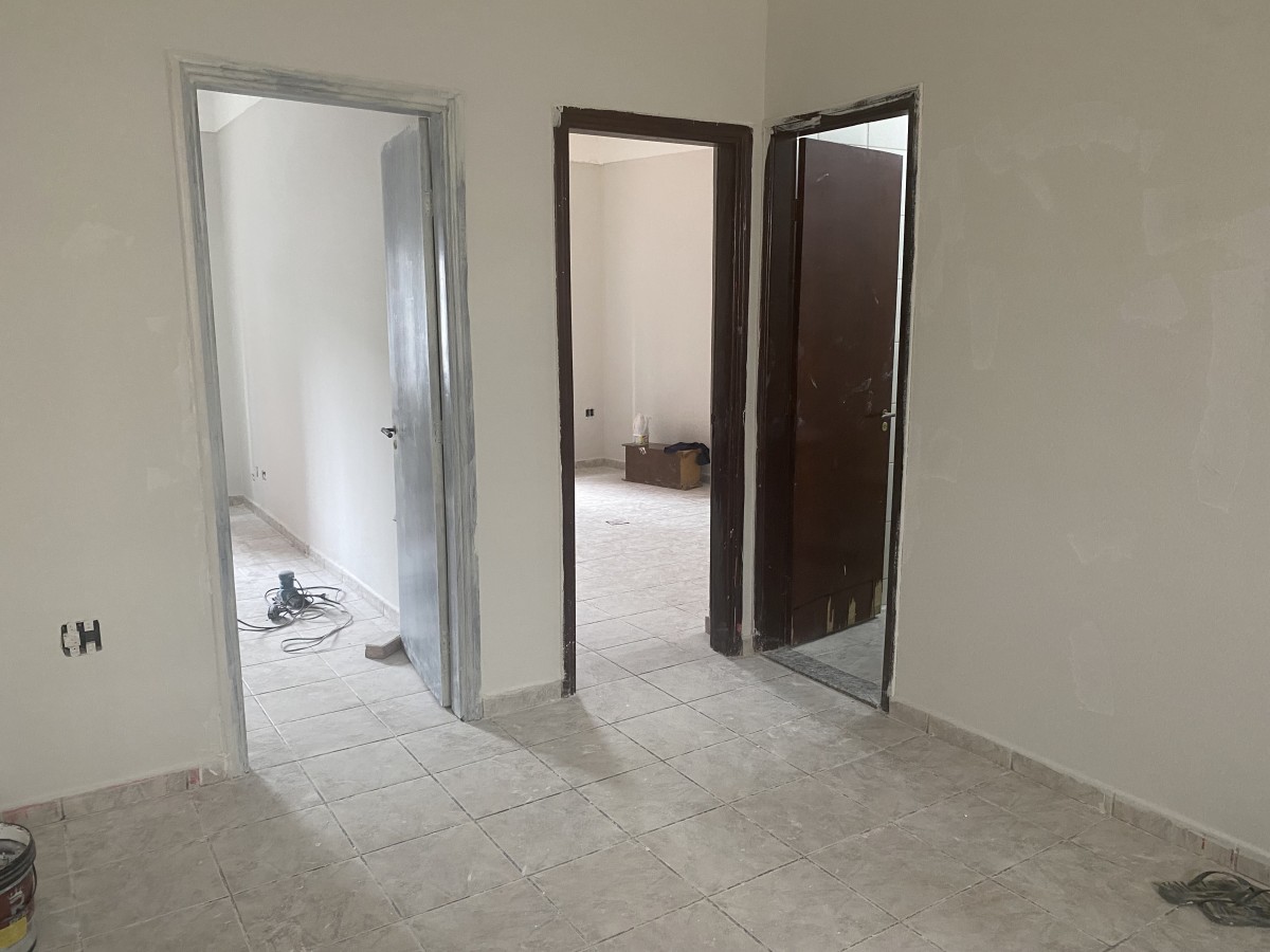 Casa com 2 Dormitórios, Sobreposta Alta, à Venda, Centro, R$ 220.000 mil,  São Vicente, SP