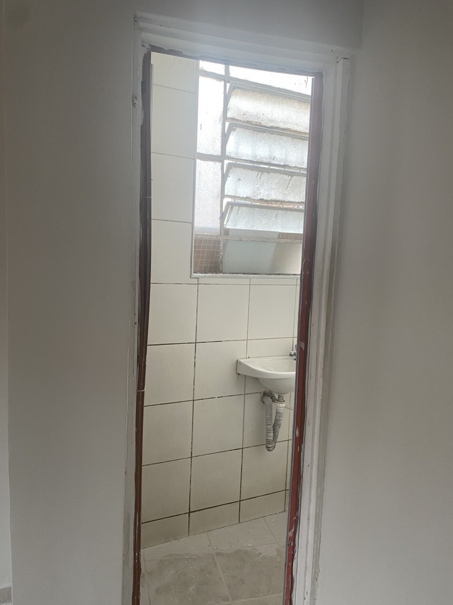 Casa com 2 Dormitórios, Sobreposta Alta, à Venda, Centro, R$ 220.000 mil,  São Vicente, SP