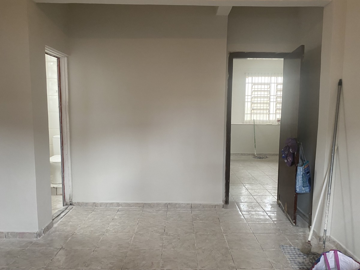 Casa com 2 Dormitórios, Sobreposta Alta, à Venda, Centro, R$ 220.000 mil,  São Vicente, SP