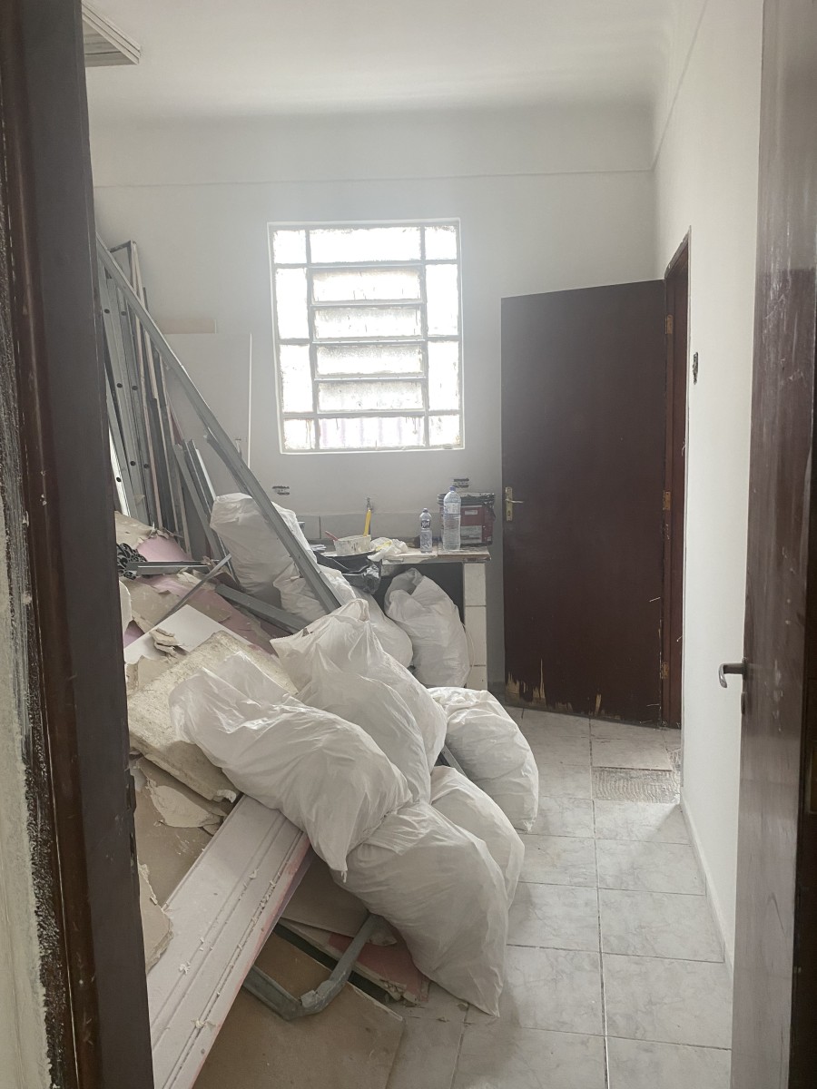 Casa com 2 Dormitórios, Sobreposta Alta, à Venda, Centro, R$ 220.000 mil,  São Vicente, SP