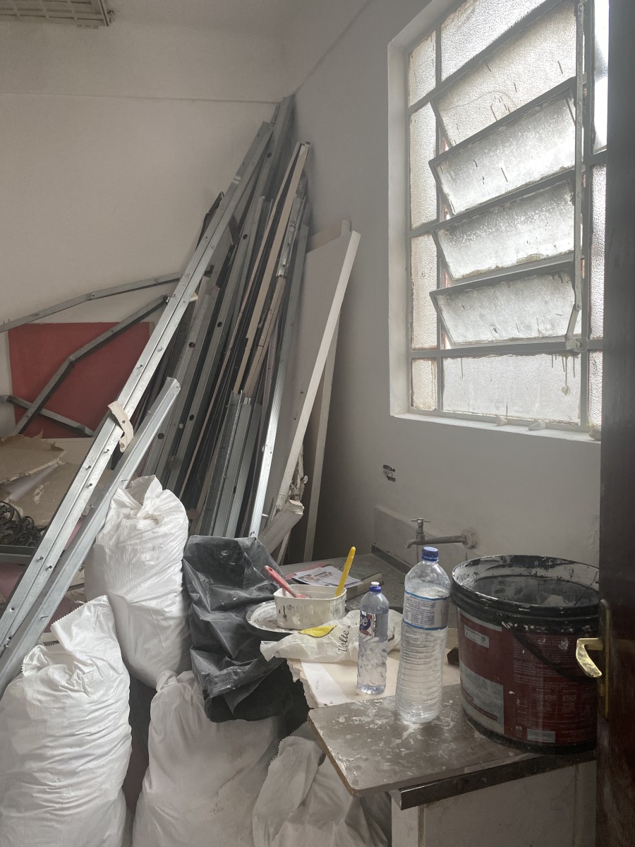 Casa com 2 Dormitórios, Sobreposta Alta, à Venda, Centro, R$ 220.000 mil,  São Vicente, SP