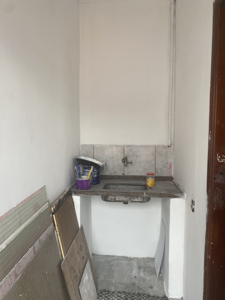Casa com 2 Dormitórios, Sobreposta Alta, à Venda, Centro, R$ 220.000 mil,  São Vicente, SP