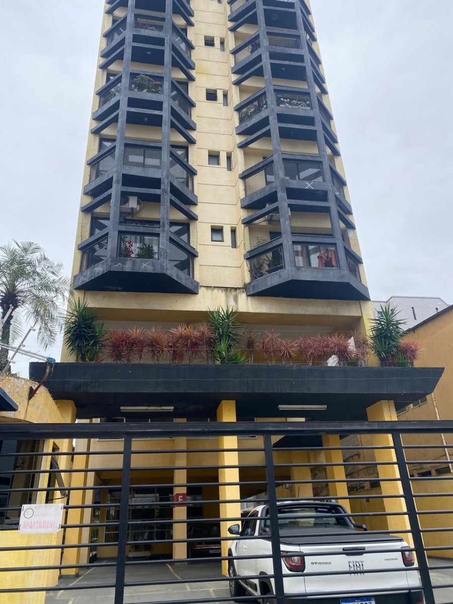 Apartamento à venda com 1 dormitório, com garagem, reformado, avenida presidente Wilson, São Vicente, SP