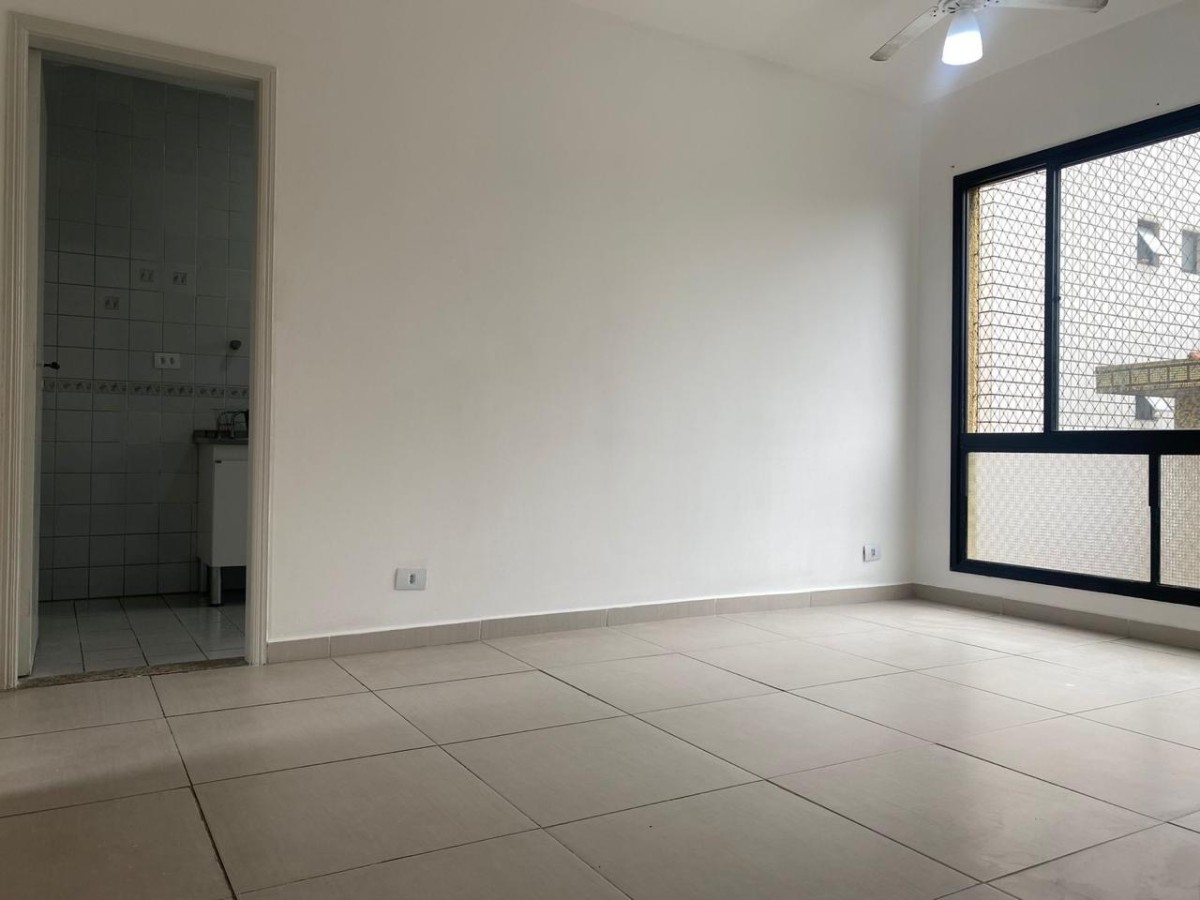 Apartamento à venda com 1 dormitório, com garagem, reformado, avenida presidente Wilson, São Vicente, SP