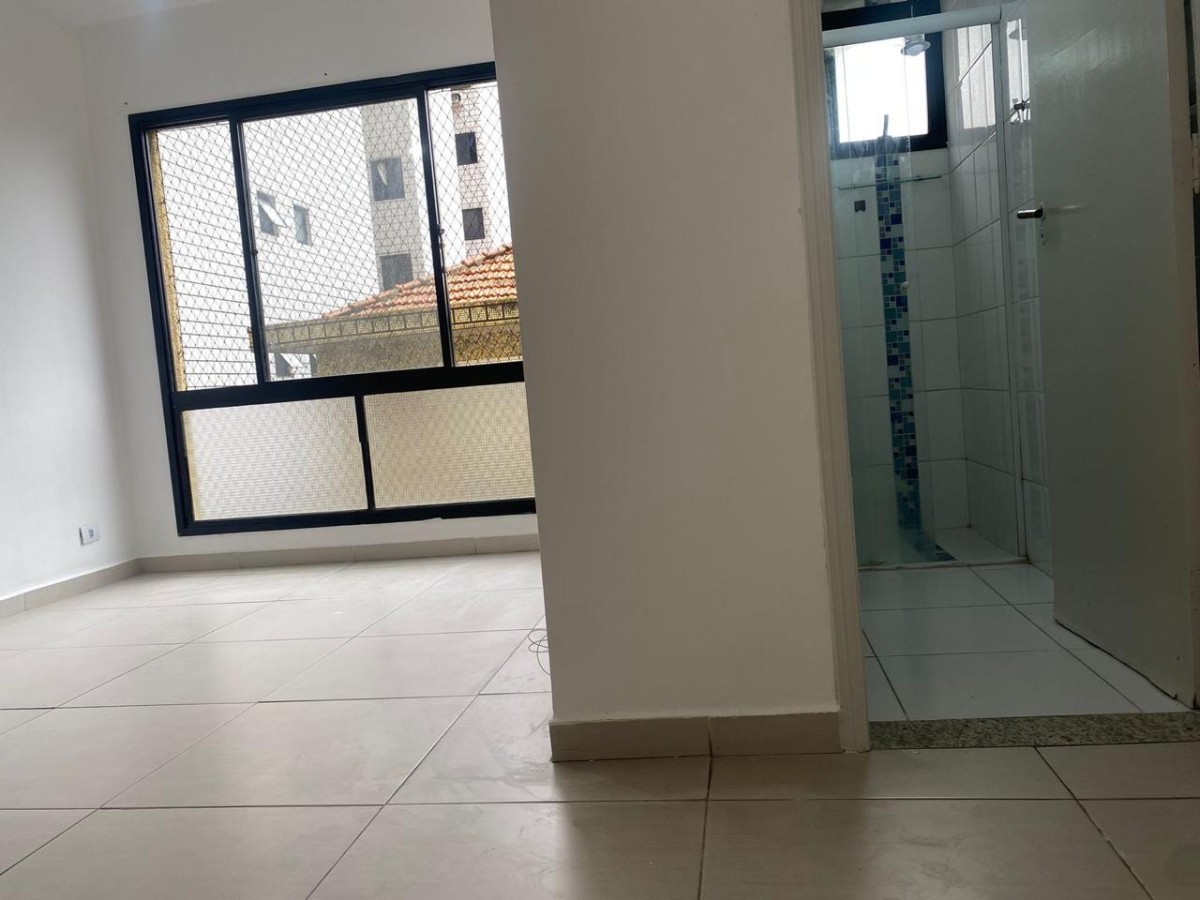 Apartamento à venda com 1 dormitório, com garagem, reformado, avenida presidente Wilson, São Vicente, SP