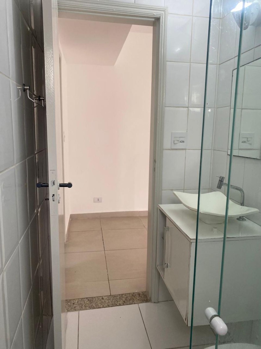 Apartamento à venda com 1 dormitório, com garagem, reformado, avenida presidente Wilson, São Vicente, SP