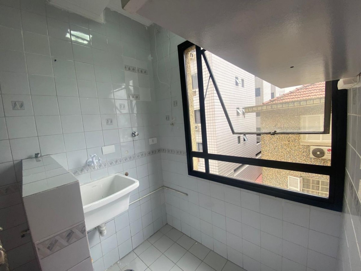 Apartamento à venda com 1 dormitório, com garagem, reformado, avenida presidente Wilson, São Vicente, SP
