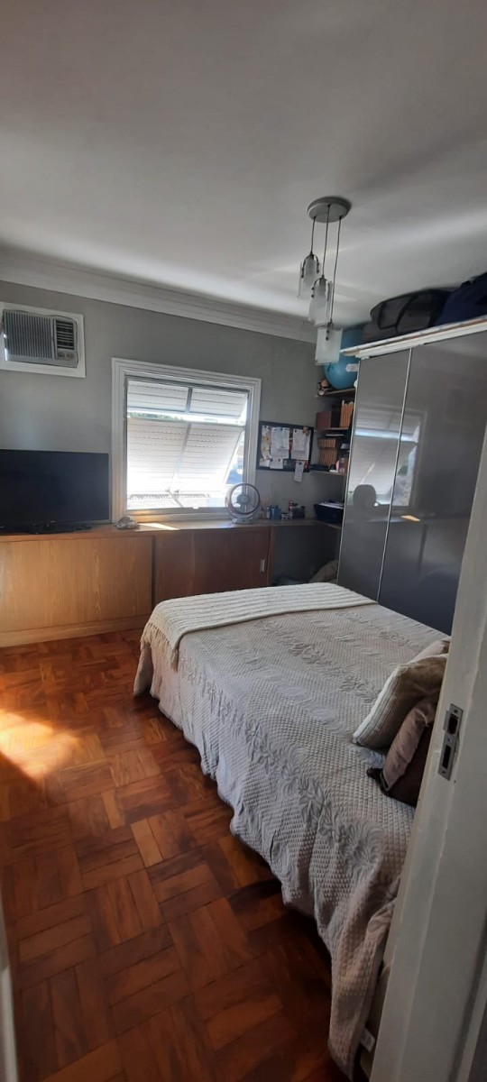 Apartamento à venda de 2 dormitórios com garagem em São Vicente SP