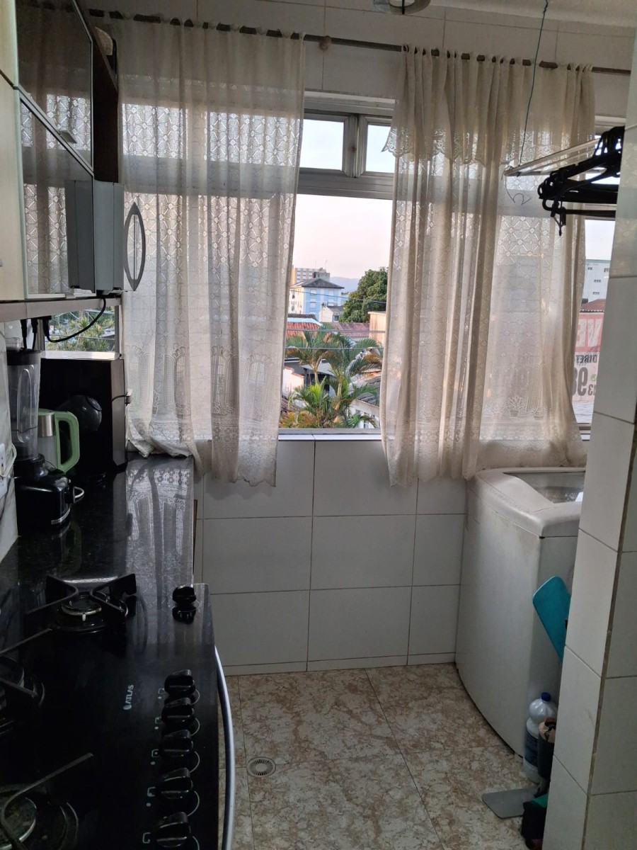 Apartamento à venda de 2 dormitórios com garagem em São Vicente SP