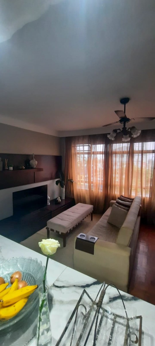Apartamento à venda de 2 dormitórios com garagem em São Vicente SP