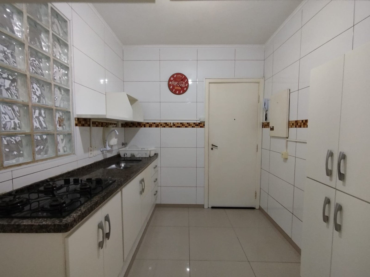 Apartamento à venda de 3 dormitórios com garagem em São Vicente SP