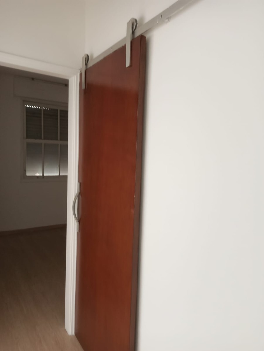 Apartamento à venda de 1 dormitório com garagem em São Vicente/ SP