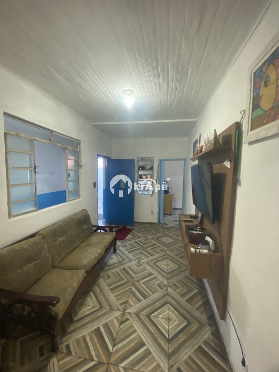 Casa à Venda em São Vicente com 3 Quartos, Edícula, Quintal e 3 Vagas no Bitaru