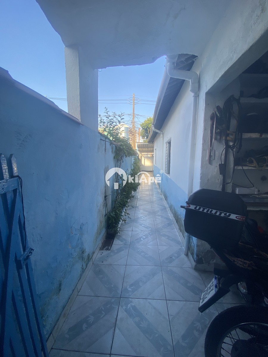 Casa à Venda em São Vicente com 3 Quartos, Edícula, Quintal e 3 Vagas no Bitaru