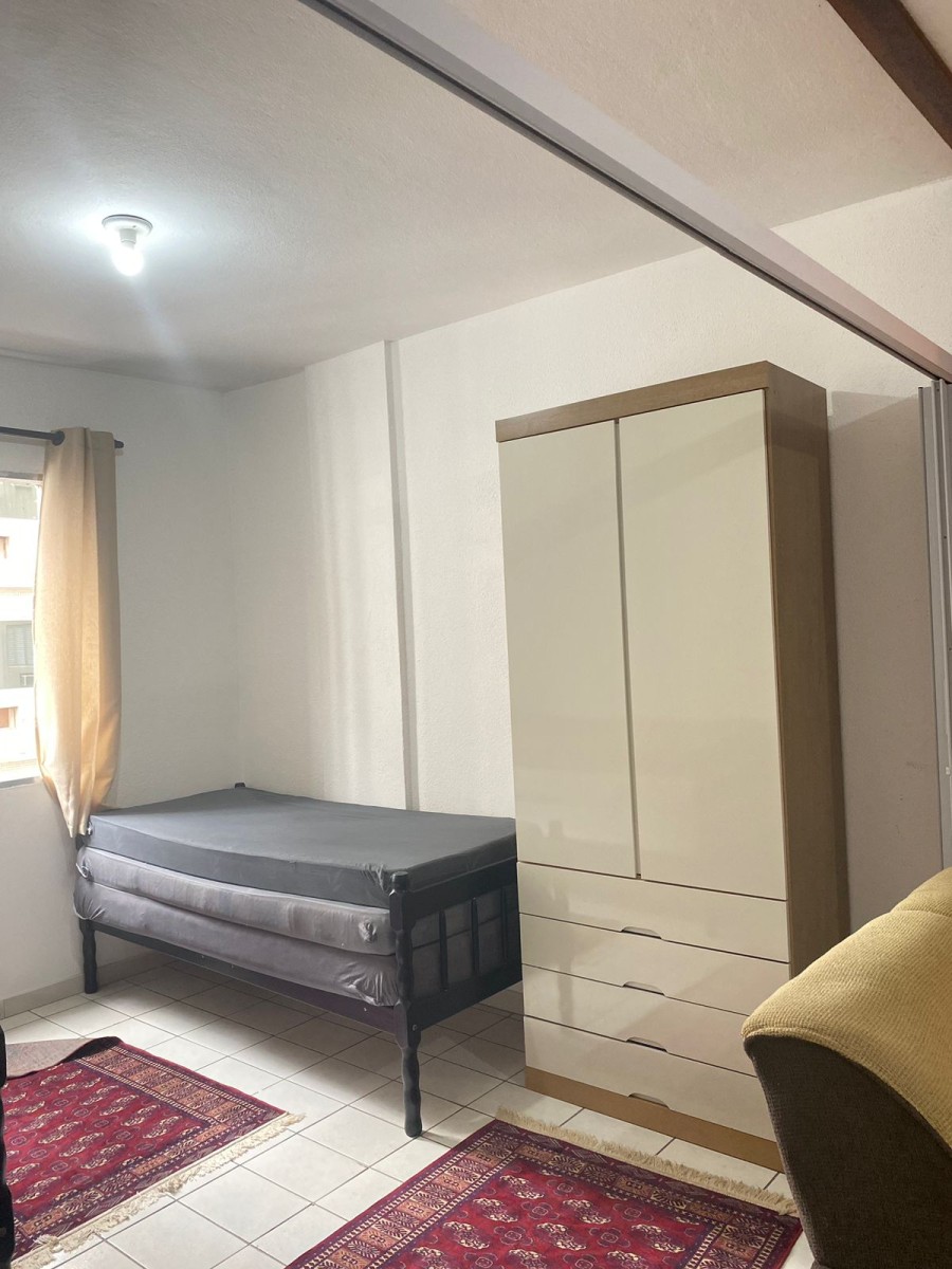 Apartamento Tipo Sala Living, a Venda, Mobiliado, Reformado, com Garagem, Centro de São Vicente, SP