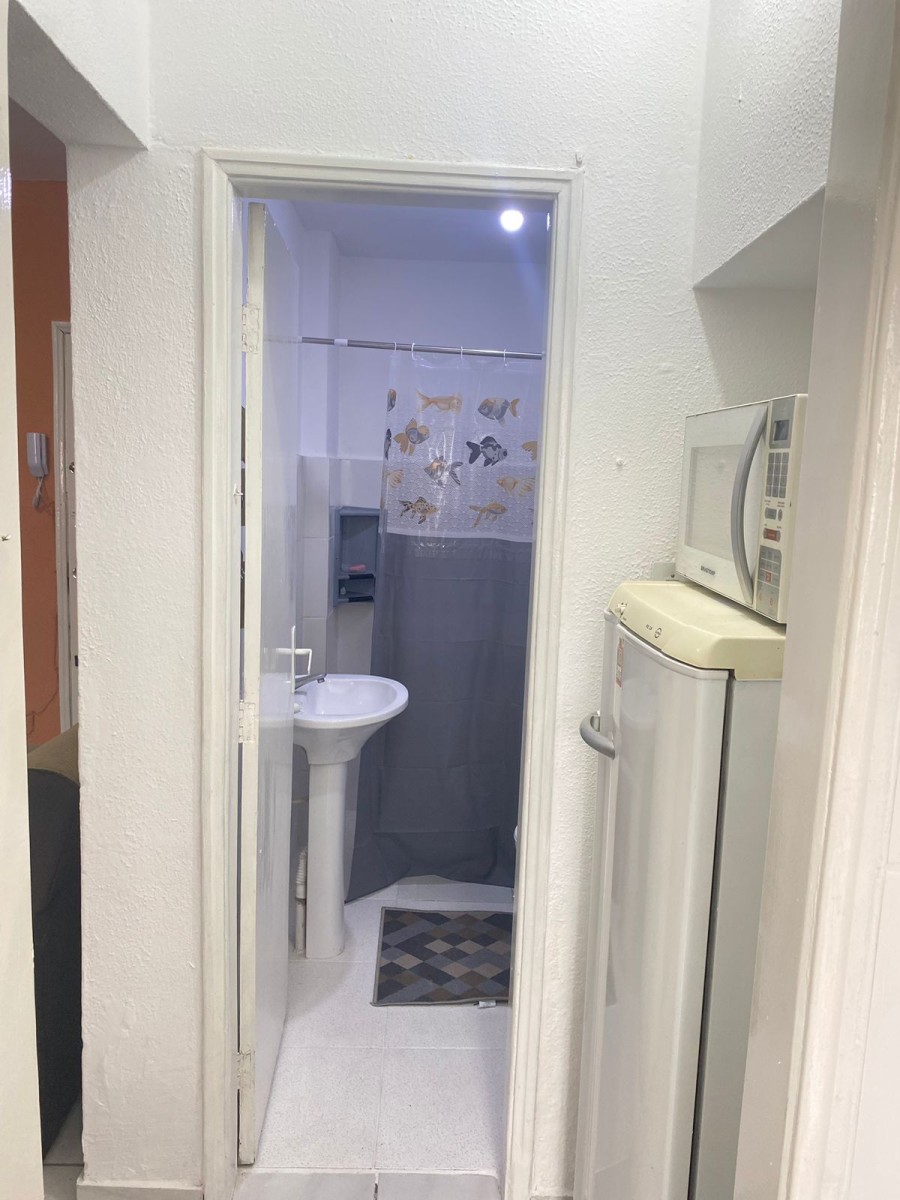 Apartamento Tipo Sala Living, a Venda, Mobiliado, Reformado, com Garagem, Centro de São Vicente, SP