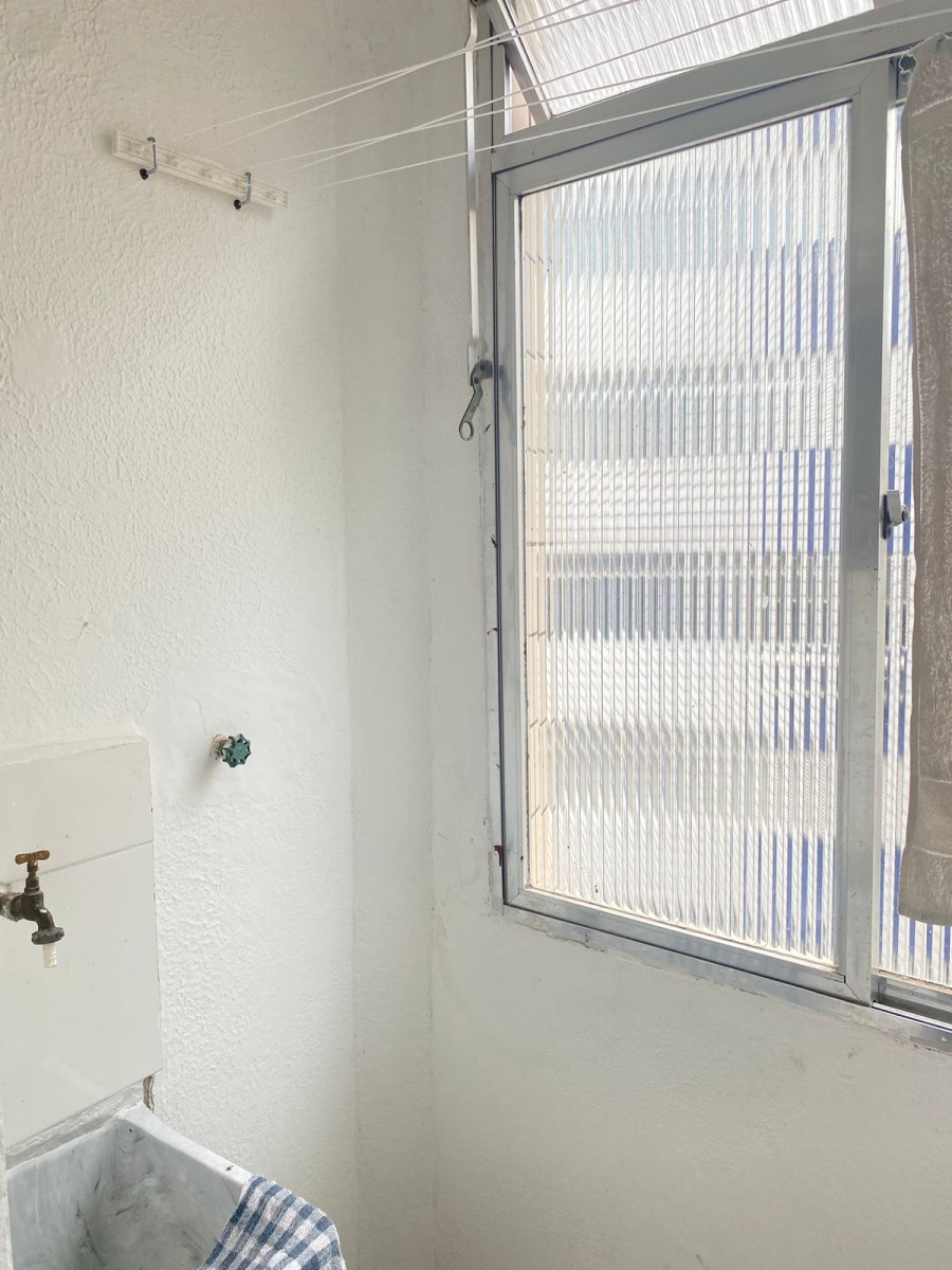 Apartamento Tipo Sala Living, a Venda, Mobiliado, Reformado, com Garagem, Centro de São Vicente, SP