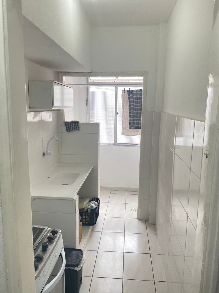 Apartamento Tipo Sala Living, a Venda, Mobiliado, Reformado, com Garagem, Centro de São Vicente, SP