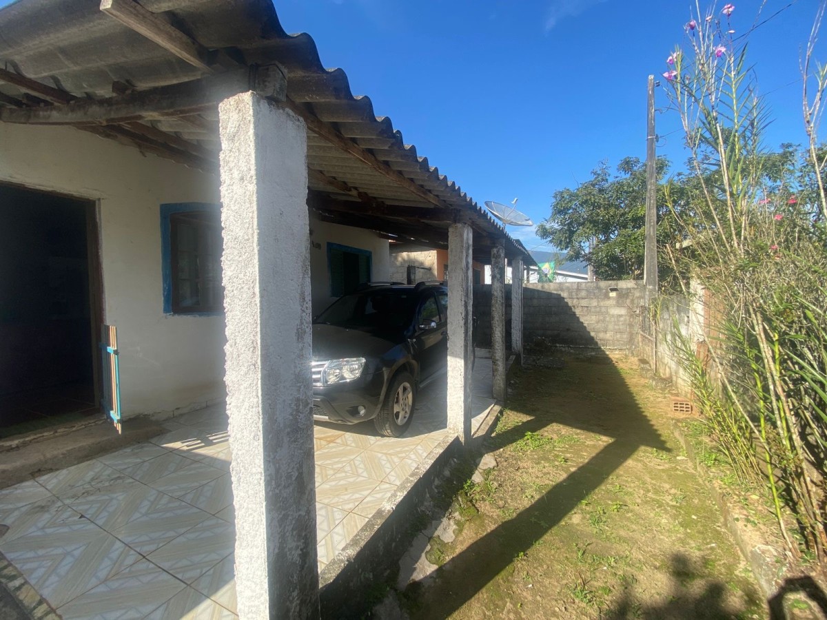 Casa com edícula em Pedro de Toledo litoral sul sp 180.000,00