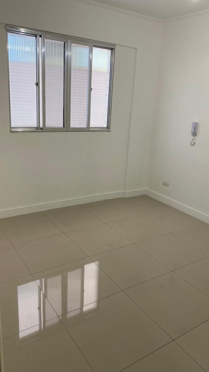 Apartamento de 1 dormitório à venda com garagem em Praia grande SP.