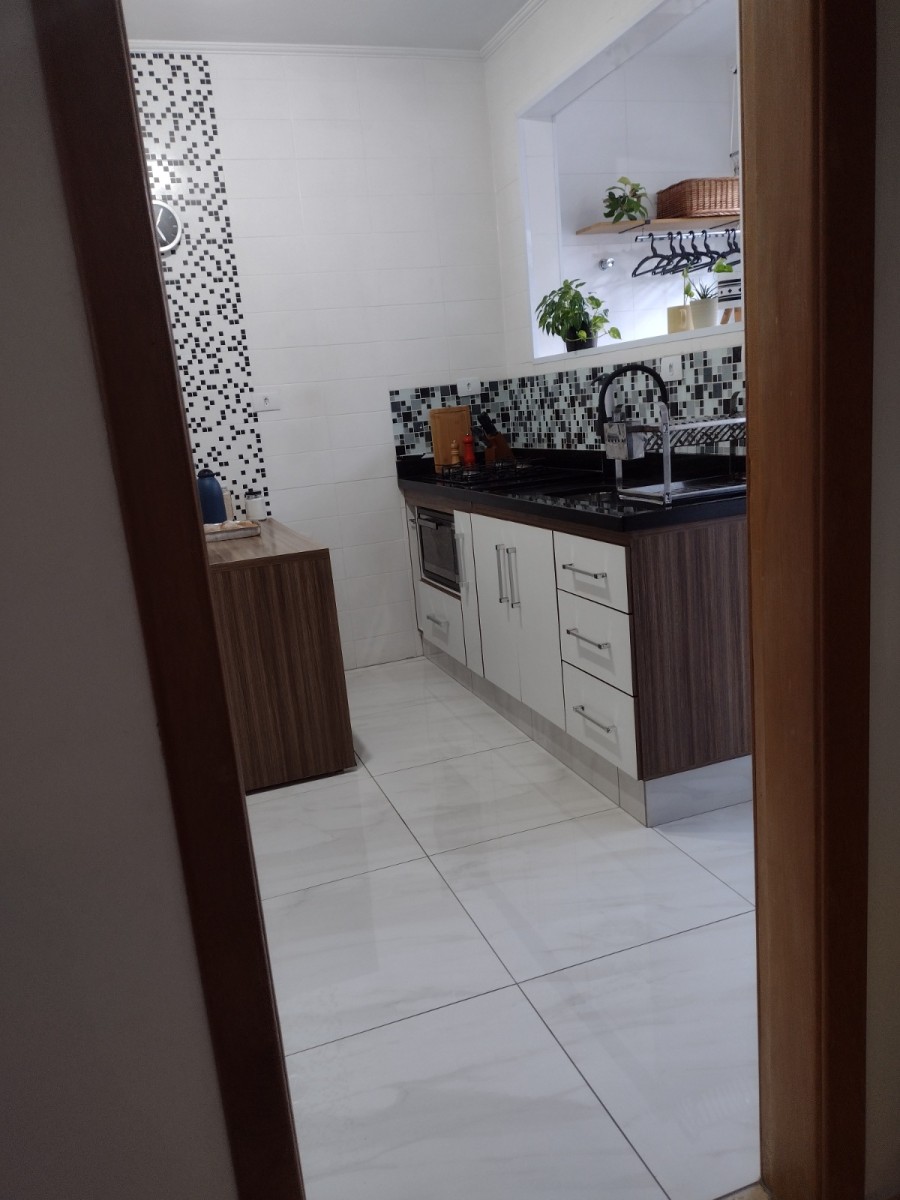 Apartamento com 2 quartos, a venda na Vila Valença, com garagem
