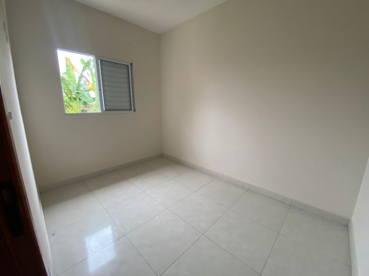 Casa com 2 quartos, em condomínio fechado, com garagem em Praia Grande