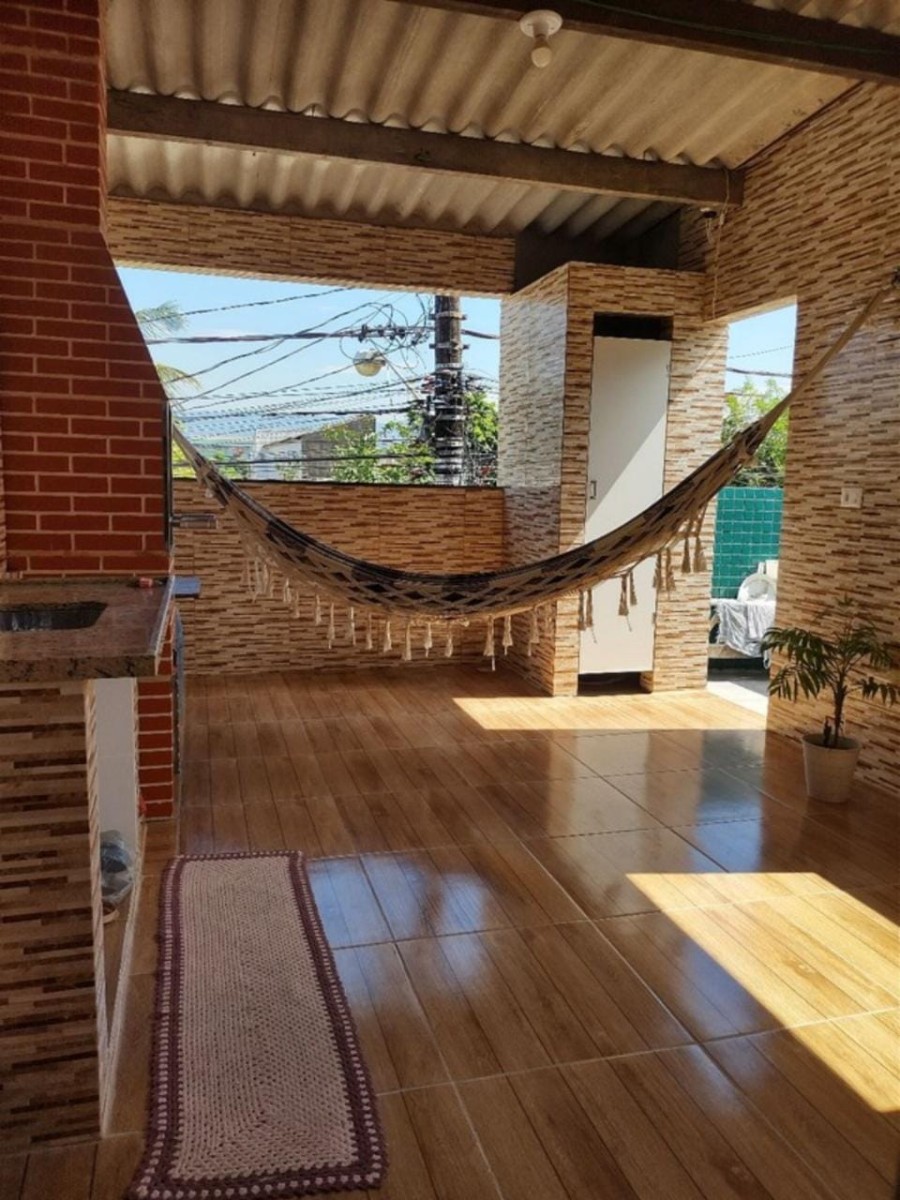 Sobrado com 4 casas e garagem a venda na Vila Mateo Bei