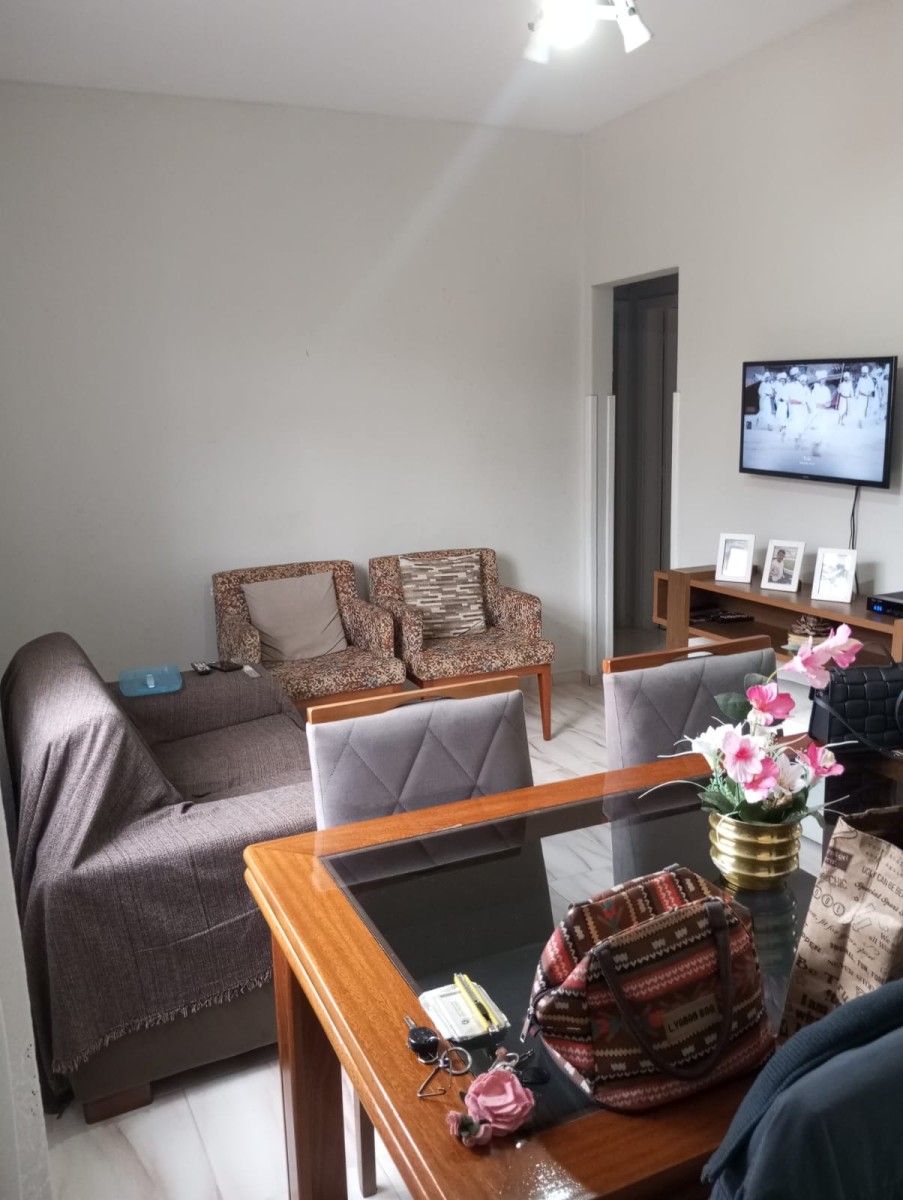 Vende-se 2 dormitórios - Marapé -Santos