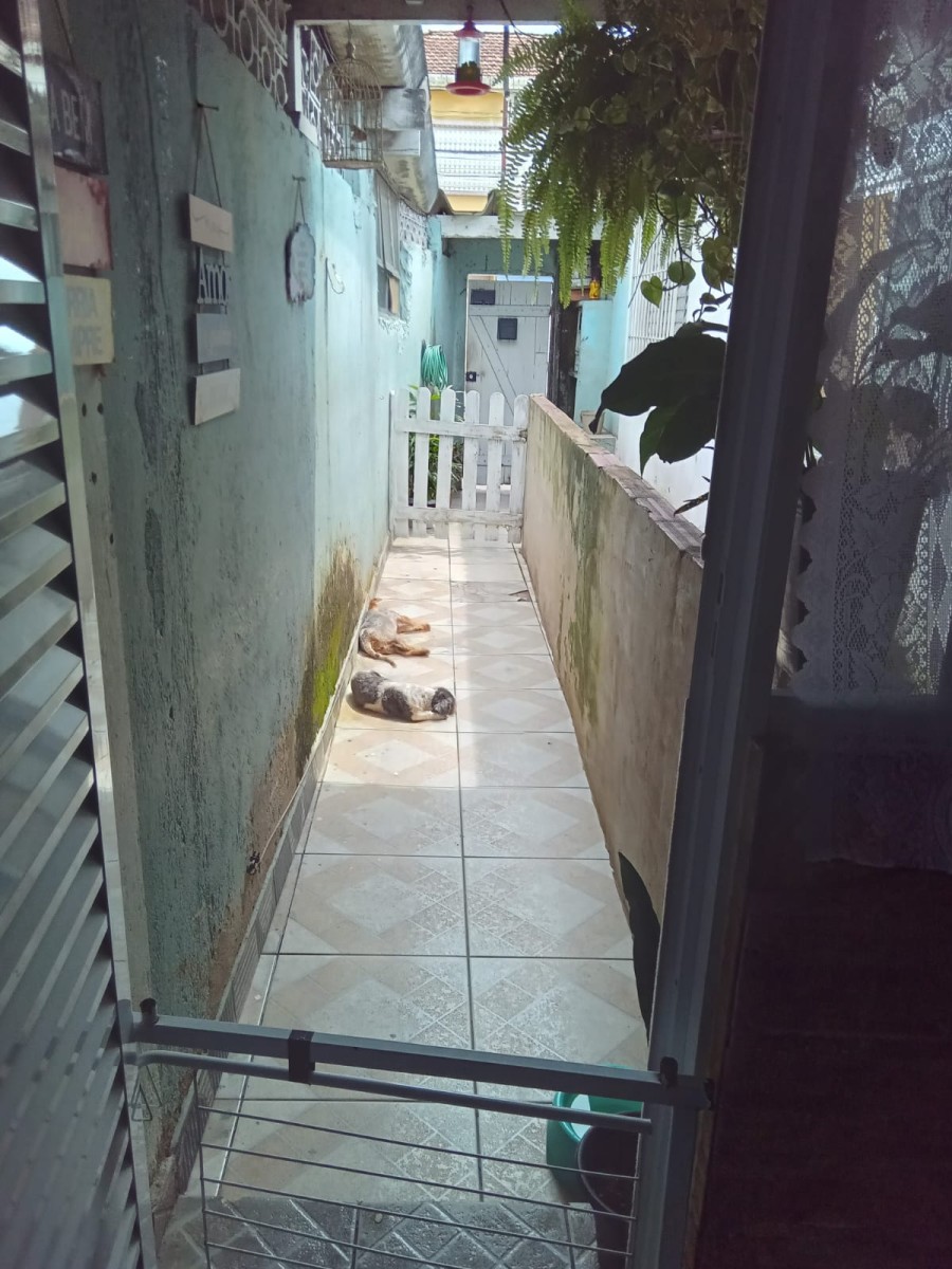 Casa com 2 quartos, garagem para moto, a venda no Parque São Vicente