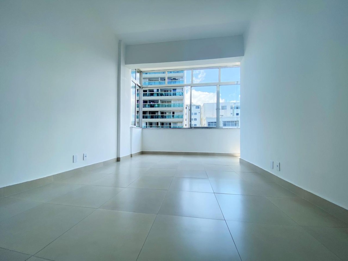 Vende-se 1 dormitório -Embaré -Santos -SP