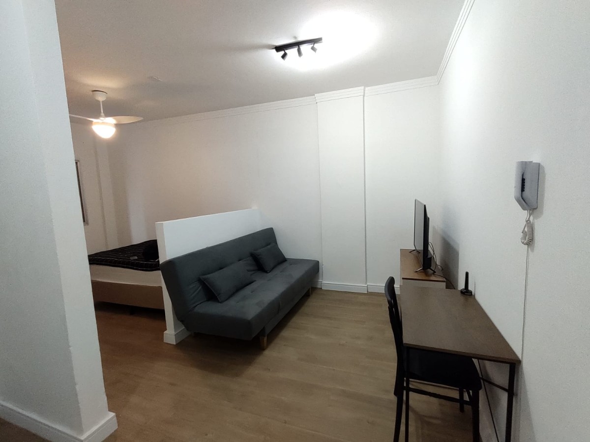 Apartamento Sala Living à venda com garagem em São Vicente SP.