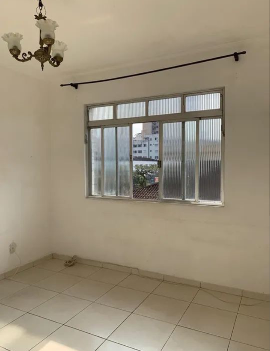 Apartamento à venda de 2 dormitórios com garagem em São Vicente SP.