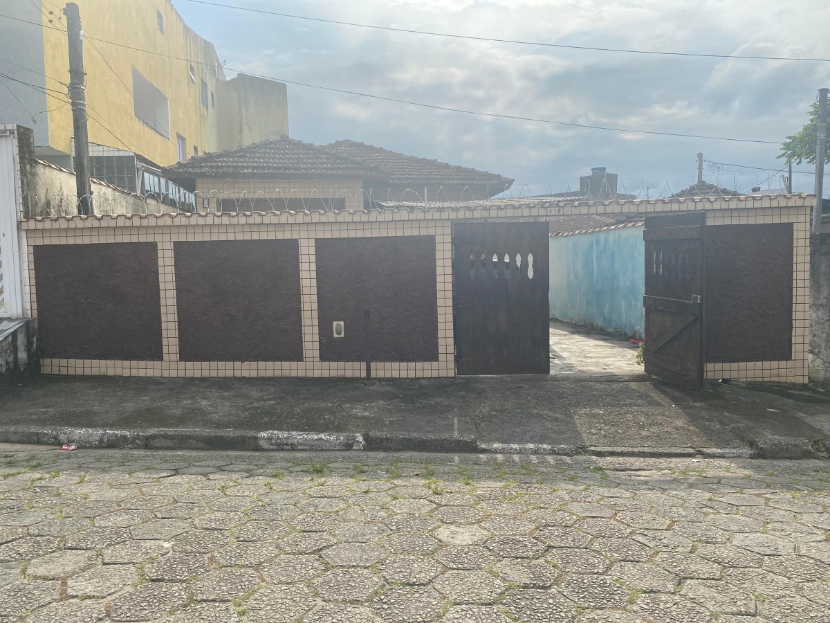 Casa à Venda com 3 Quartos , Catiapoã, Garagem para 3 Carros - São Vicente/SP