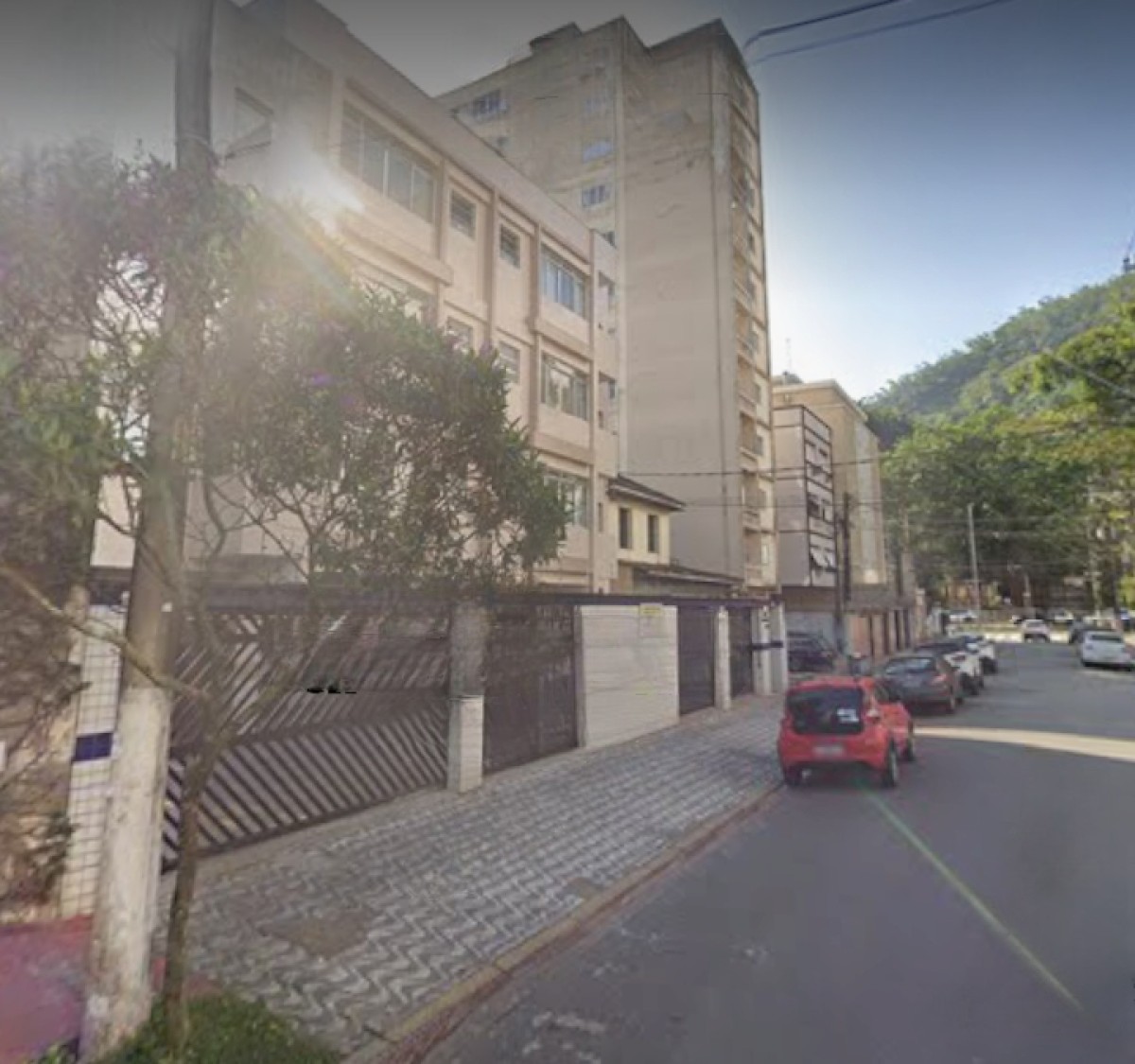 Apartamento à venda de 1 dormitório com garagem em São Vicente SP.