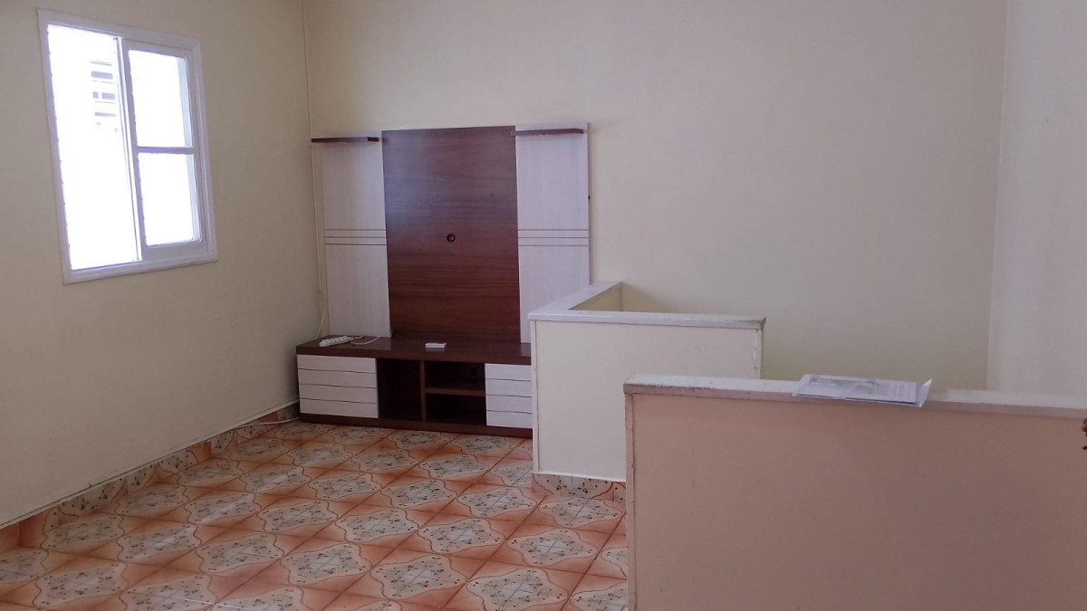 Apartamento à venda de 2 dormitórios com garagem em São Vicente SP.