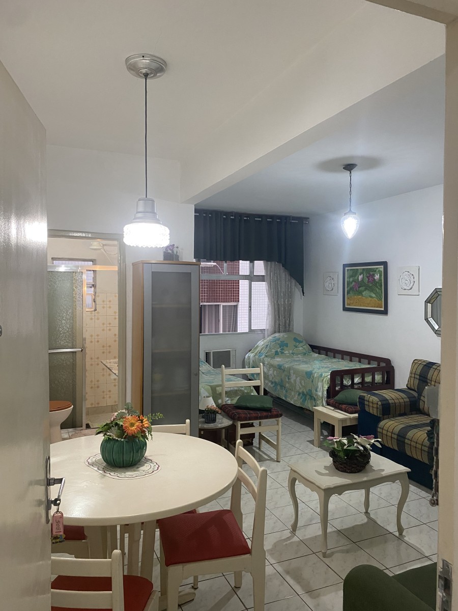 Apartamento,à Venda, Tipo Sala Living, uma Quadra do Mar, Frente Shopping Brisamar, Gonzaguinha, São Vicente, SP