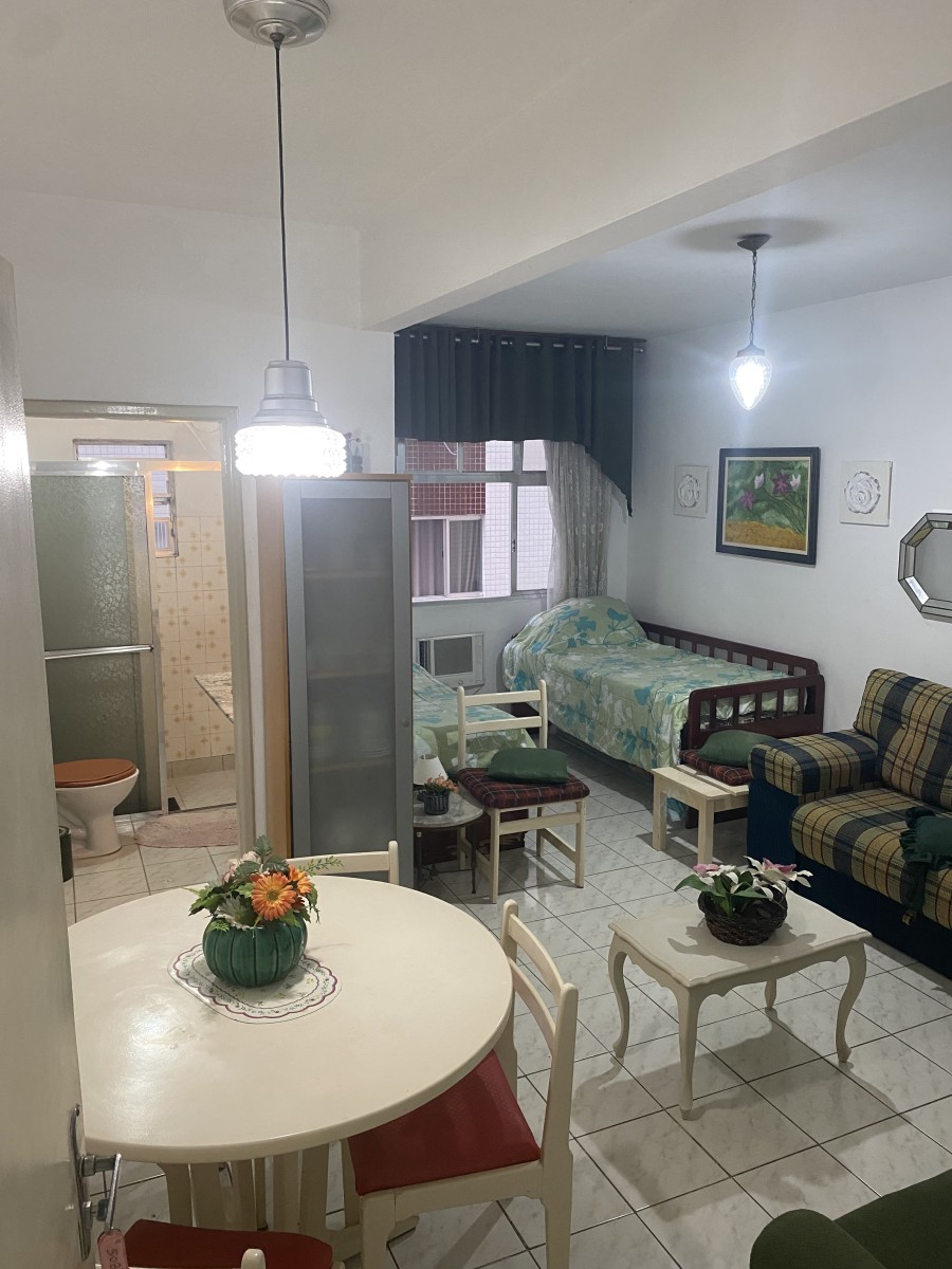 Apartamento,à Venda, Tipo Sala Living, uma Quadra do Mar, Frente Shopping Brisamar, Gonzaguinha, São Vicente, SP