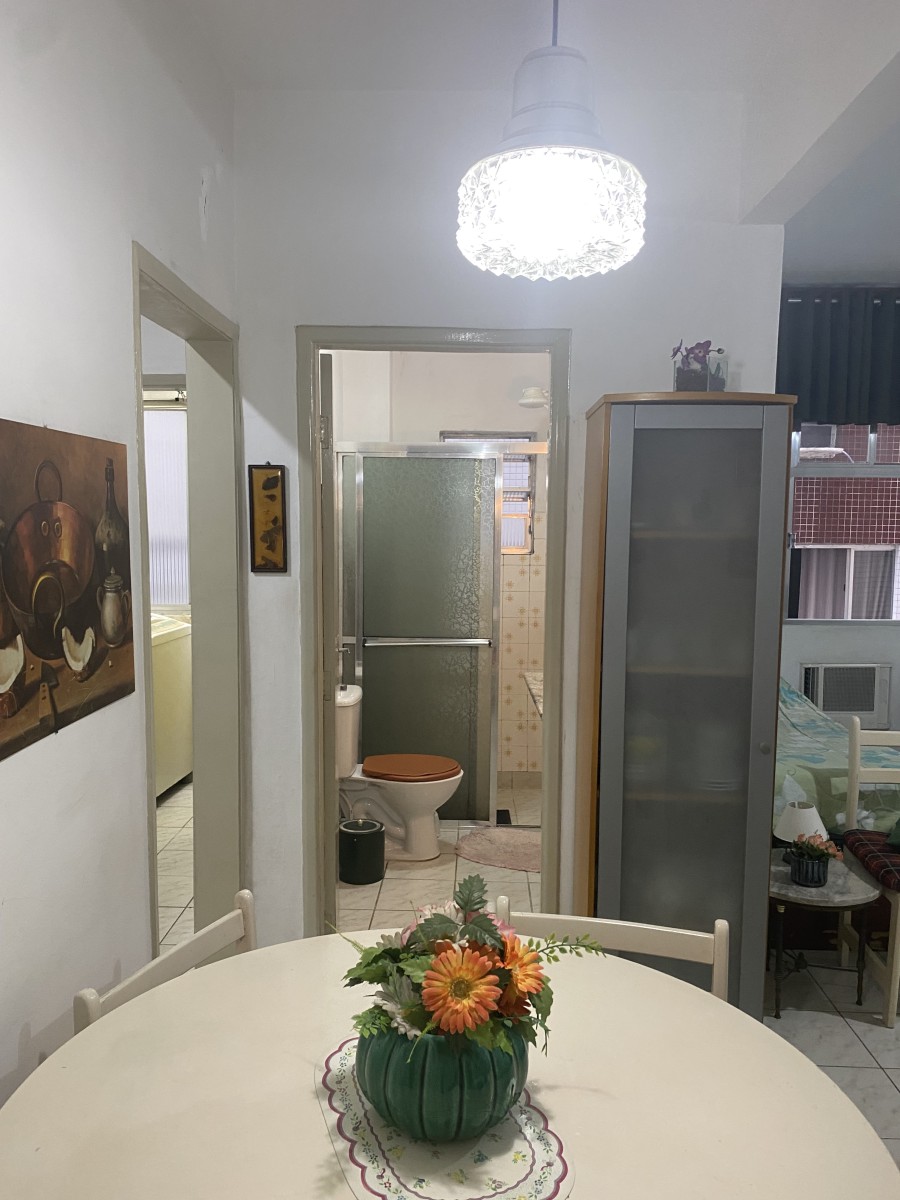 Apartamento,à Venda, Tipo Sala Living, uma Quadra do Mar, Frente Shopping Brisamar, Gonzaguinha, São Vicente, SP