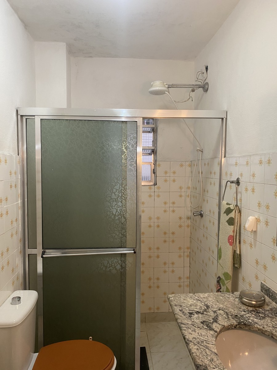 Apartamento,à Venda, Tipo Sala Living, uma Quadra do Mar, Frente Shopping Brisamar, Gonzaguinha, São Vicente, SP
